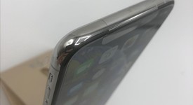 Mint
													Apple iPhone Xs - AT&T, Silver, 256 GB, A1920, photo 2 of 7