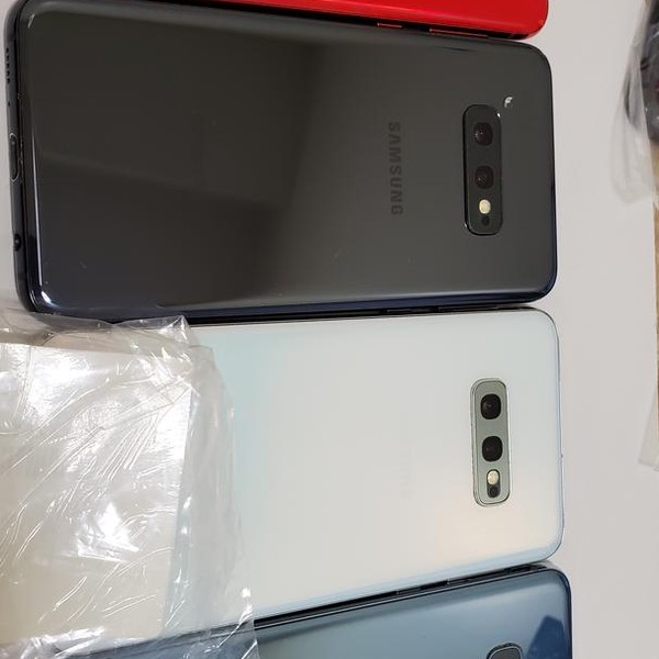 Samsung Galaxy S10e - Unlocked, Black, 128 GB, 6 GB, SM-G970U1