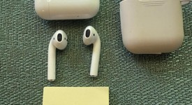 Used
													Apple AirPods 2nd Gen - Wireless Case, photo 1 of 12