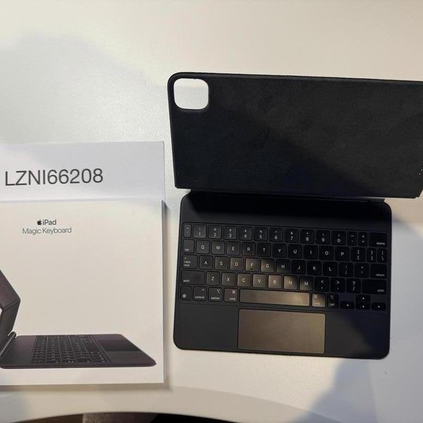 Apple Magic Keyboard for iPad Pro - Black