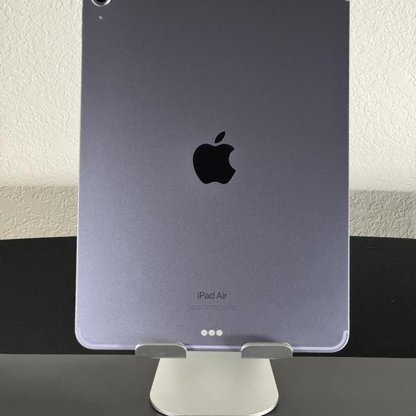 Apple iPad Air (5th Gen) - Unlocked, 256 GB, Purple, A2589