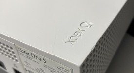 Good
													Xbox One S (2016) - White, 1 TB, photo 4 of 9