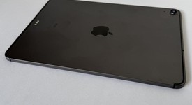 Good
													Apple iPad Air 4th Gen - Unlocked, Gray, 64 GB, A2324, photo 2 of 7