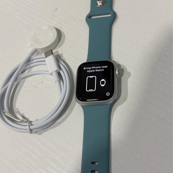 Apple Watch Series 8 41mm - Unlocked, Silver, A2772 - Cellular, Aluminum