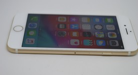 Mint
													Apple iPhone 7 - Unlocked Non-US, Gold, 32 GB, A1779, photo 4 of 10