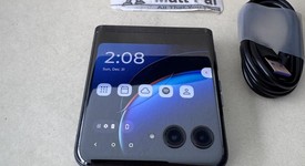 Mint
													Motorola Razr Plus (2023) - Unlocked, Black, 256 GB, 8 GB, photo 5 of 11