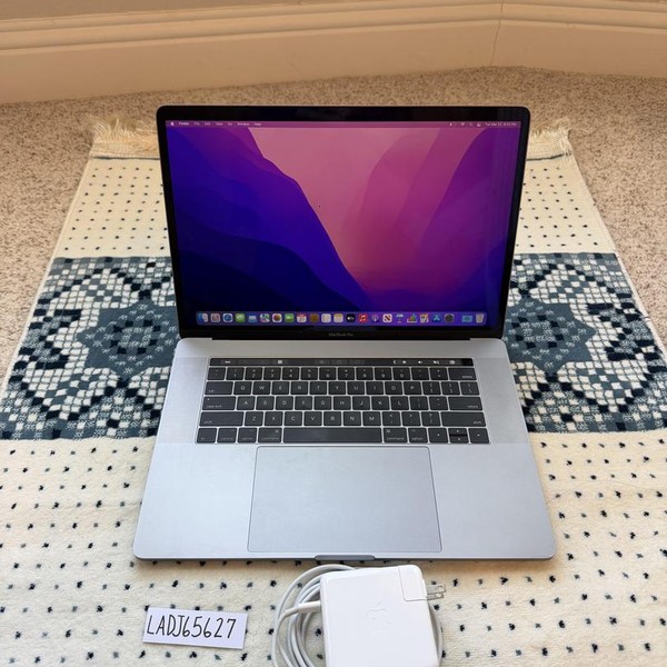 MacBook Pro 2016 (With Touch Bar) - 15 inch - 1 TB, Silver, 16 GB