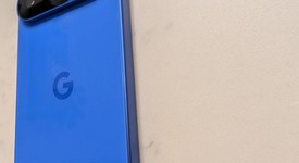 Mint
													Google Pixel 10 - Unlocked, Indigo, 256 GB, GLBW0, photo 4 of 8