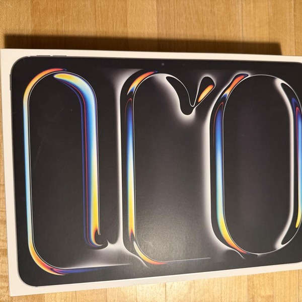 Apple iPad Pro 11 inch (M4) 2024 - Unlocked, 256 GB, Silver, 8 GB, A2837, Standard Glass