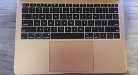 Good
													MacBook Air 2019 - 13" - I5, Gold, 128 GB, 8 GB, photo 4 of 8