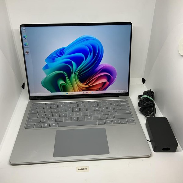 Microsoft Surface Laptop 7 - 256 GB, Platinum, 16 GB, Snapdragon X Plus, 13.8 inch