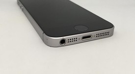 Good
													Apple iPhone SE 1st Gen 2016 - Sprint, Grey, 32 GB, A1723, photo 5 of 12