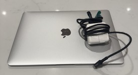 Good
													MacBook Air 2020 - 13" - I5, Silver, 256 GB, 8 GB, photo 2 of 6