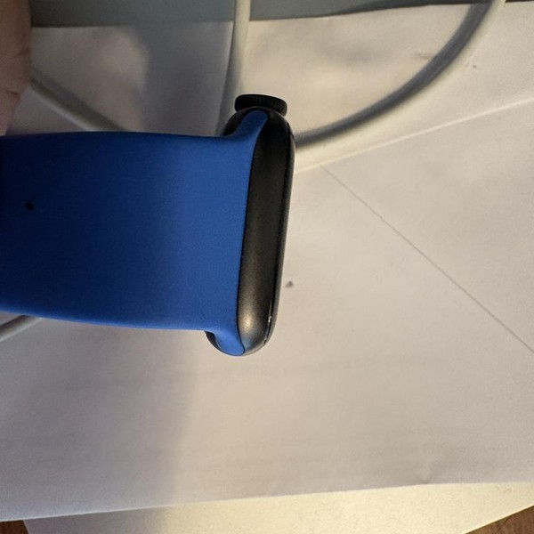 Apple Watch SE 1st Gen 40mm - Unlocked, Gray, A2353 - Cellular, Aluminum