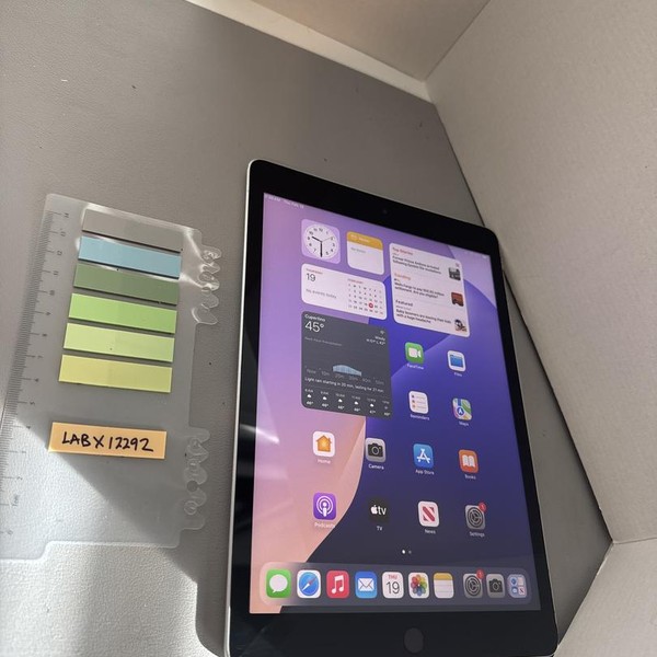 Apple iPad 9th Gen - Unlocked, 64 GB, Silver, A2603