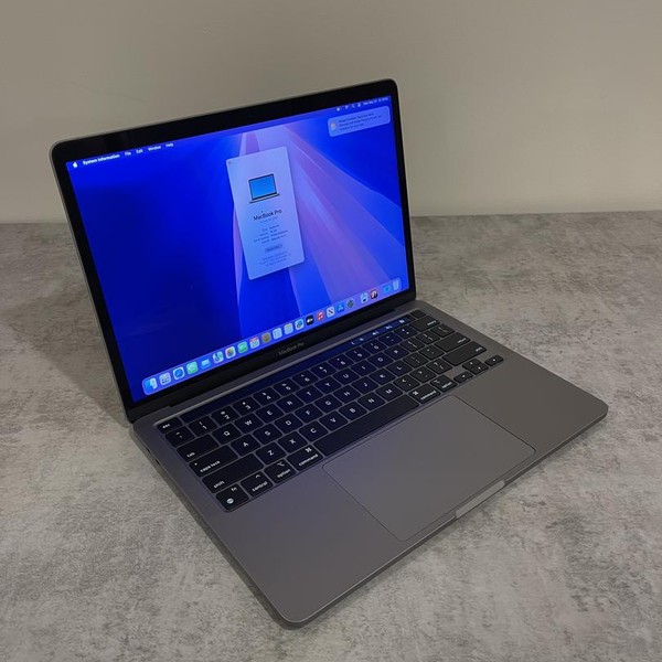 MacBook Pro 2020 - 13 inch - 512 GB, Gray, 16 GB, Apple M1