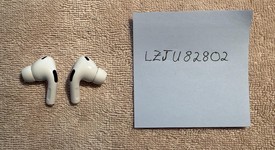 Used
													Apple AirPods Pro 2nd Gen - USB-C, photo 5 of 5