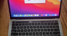 Good
													MacBook Pro 2016 (With Touch Bar) - 13" - Gray, 256 GB, 8 GB, photo 1 of 7