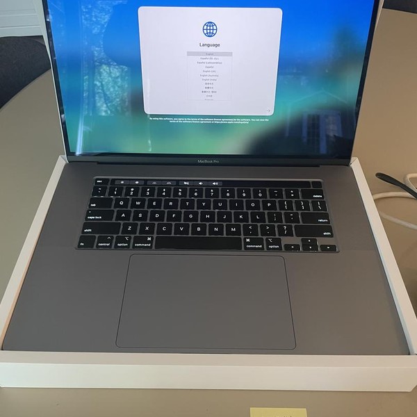 MacBook Pro 2019 - 16 inch - 1 TB, Gray, 32 GB, Intel Core i7