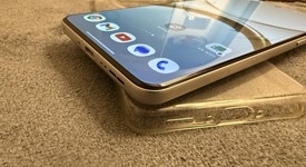 Mint
													Oppo Find X8 Pro - Unlocked Non-US, Pearl White, 512 GB, 16 GB, photo 5 of 11