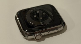 Good
													Apple Watch Series 7 45mm - Unlocked, Silver, A2477 - Cellular, Stainless, photo 3 of 4