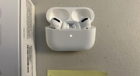 Used
													Apple AirPods Pro 1st Gen - MagSafe Case, photo 3 of 3