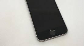 Good
													Apple iPhone SE 1st Gen 2016 - Sprint, Grey, 32 GB, A1723, photo 4 of 12