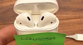 Used
													Apple AirPods 2nd Gen - Lightning Case, photo 5 of 5