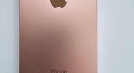 Good
													Apple iPhone SE 1st Gen 2016 - Unlocked, Rose Gold, 16 GB, A1662, photo 2 of 6