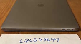 Good
													MacBook Pro 2017 (With Touch Bar) - 15" - I7, Silver, 256 GB, 16 GB, photo 4 of 6