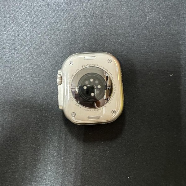 Apple Watch Ultra 49mm - Unlocked, Titanium, A2622