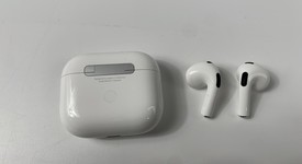 Used
													Apple AirPods 3rd Gen - Lightning Case, photo 2 of 5