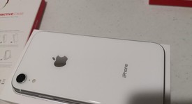 Mint
													Apple iPhone Xr - Unlocked Non-US, White, 64 GB, A2105 GSM Only, photo 4 of 11