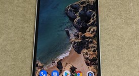 Good
													Google Pixel 2 XL - Unlocked, Black & White, 128 GB, Google Edition, photo 3 of 13