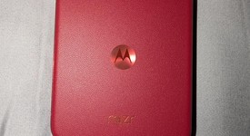Mint
													Motorola Razr Ultra (2025) - Unlocked, PANTONE Rio Red, 1 TB, 16 GB, photo 4 of 11