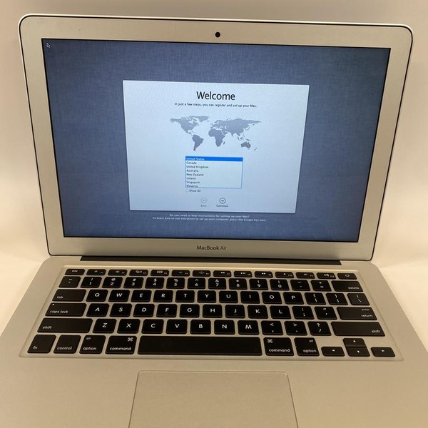 MacBook Air 2013 - 13 inch - 128 GB, Silver, 4 GB