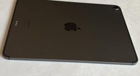 Good
													Apple iPad Air 5th Gen - Unlocked, Gray, 64 GB, A2589, photo 4 of 8