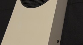 Mint
													Xbox Series S (2020) - Robot White, 1 TB, photo 2 of 7