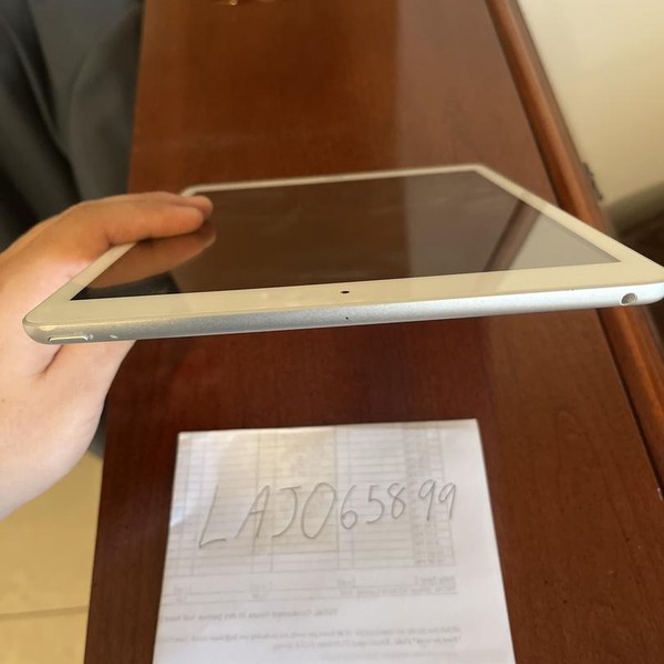 Apple iPad (7th Gen) - Wi-Fi, 128 GB, Silver, A2197