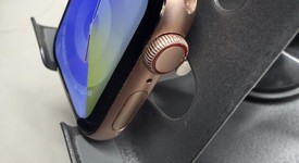 Good
													Apple Watch SE 1st Gen 40mm - Unlocked, Gold, A2353 - Cellular, Aluminum, photo 2 of 7