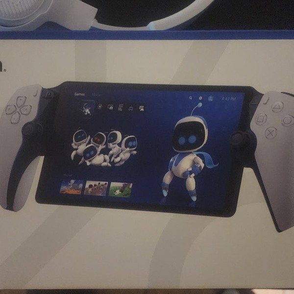 PlayStation 5 Standard Edition (2020) - 825 GB, White, Standard Edition