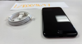 Mint
													Apple iPhone SE 3rd Gen 2022 - Unlocked, Midnight, 64 GB, A2595, photo 4 of 8