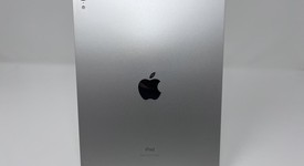 Good
													Apple iPad Pro 11" 2018 - Unlocked, Silver, 64 GB, A2013, photo 2 of 6