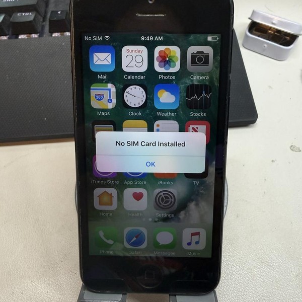 Apple iPhone 5 - Unlocked, 16 GB, Black, A1428