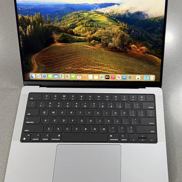 MacBook Pro Late 2023 (M3) - 14 inch - 512 GB, Gray, 8 GB, Apple M3, 10-core GPU