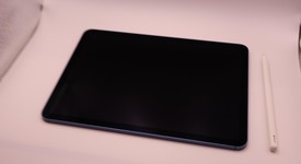 Mint
													Apple iPad Air 5th Gen - Unlocked, Blue, 64 GB, A2589, photo 3 of 18