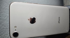 Good
													Apple iPhone 8 - AT&T, Gold, 64 GB, A1863, photo 4 of 9