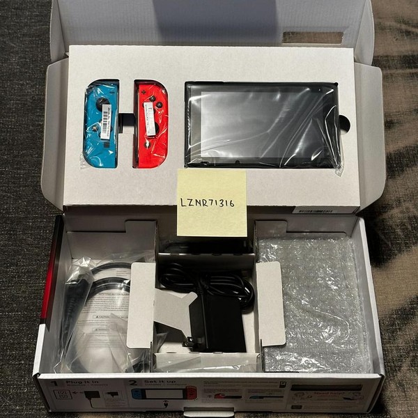 Nintendo Switch - 32 GB, Red & Blue