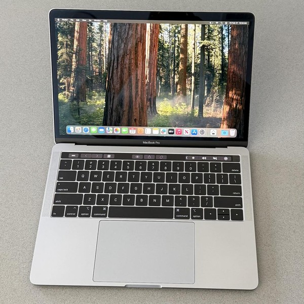 MacBook Pro 2019 - 13 inch - 256 GB, Gray, 8 GB, Intel Core i5