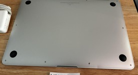 Good
													MacBook Air 2017 - 13" - I5, Silver, 128 GB, 8 GB, photo 4 of 4